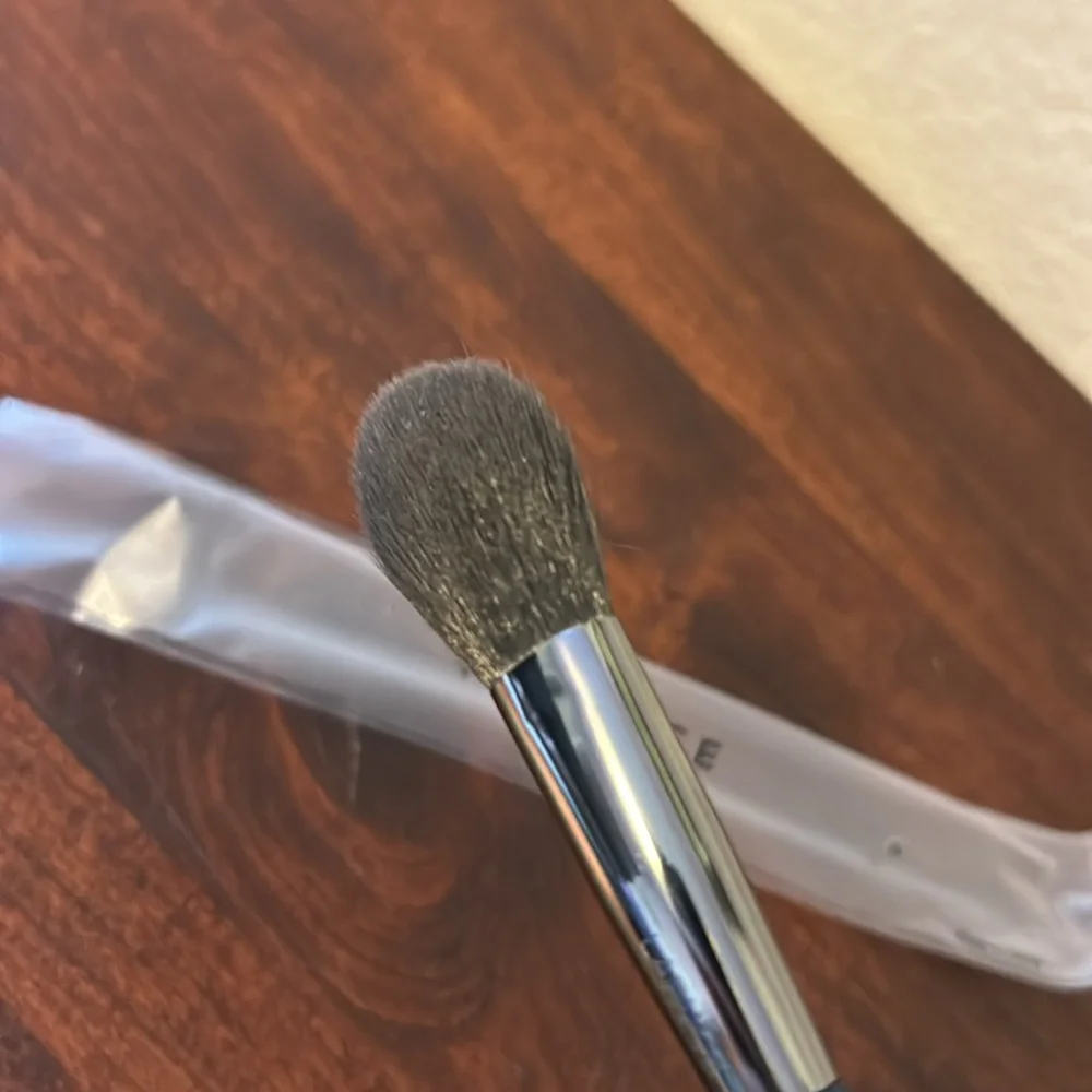 Laruce LR310 Small Light powder brush in midnight NWT